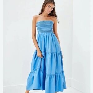 American Eagle Smocked Maxi Dress 💙